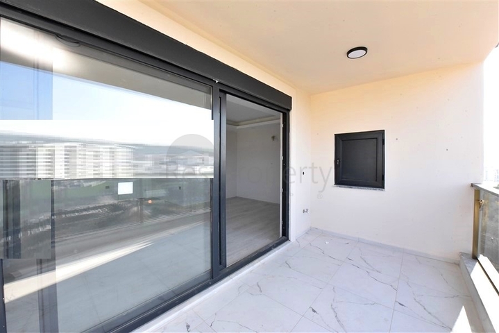 3+1 Penthouse in Gazipaşa mit Meerblick