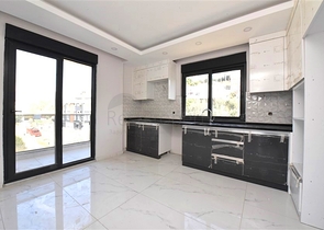 3+1 Penthouse in Gazipaşa mit Meerblick