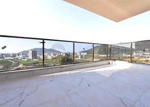 3+1 Penthouse in Gazipaşa mit Meerblick