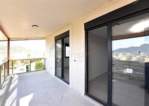 3+1 Penthouse in Gazipaşa mit Meerblick