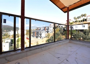 3+1 Penthouse in Gazipaşa mit Meerblick
