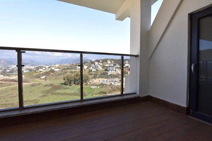 Geräumiges 4+2 Penthouse im Stadtteil Gazipasa