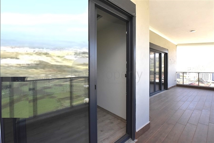 Geräumiges 4+2 Penthouse im Stadtteil Gazipasa