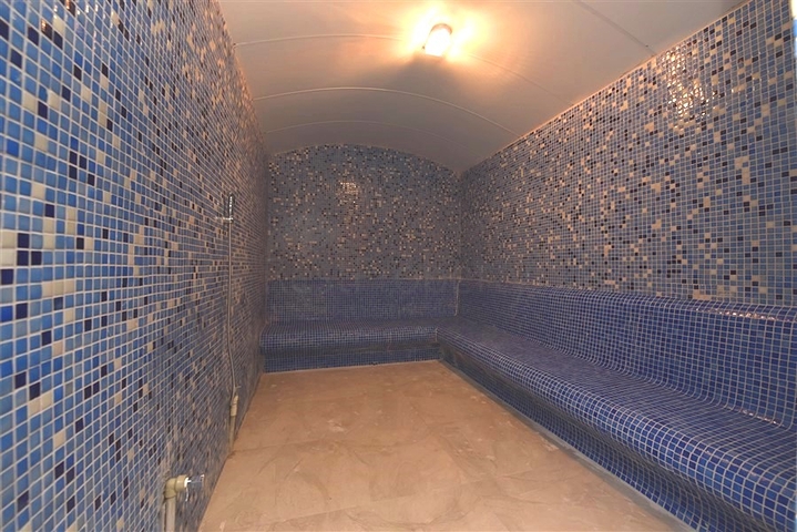 Geräumiges 4+2 Penthouse im Stadtteil Gazipasa