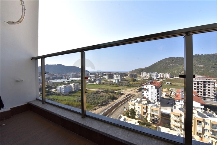 Geräumiges 4+2 Penthouse im Stadtteil Gazipasa