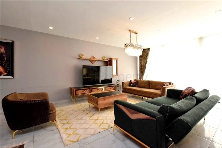 Schicke möblierte Villa mit 5+1 Grundriss im Zentrum von Alanya