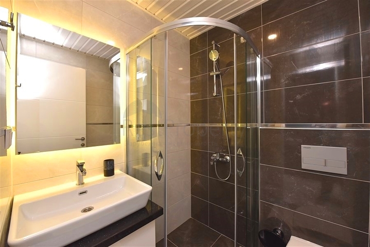 Schicke möblierte Villa mit 5+1 Grundriss im Zentrum von Alanya