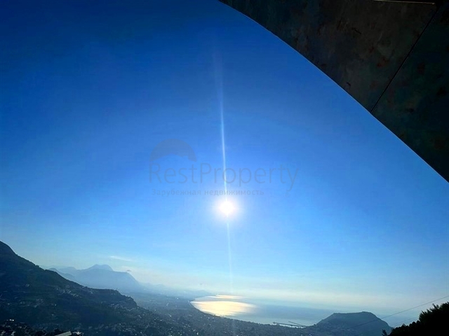 Schicke möblierte Villa mit 5+1 Grundriss im Zentrum von Alanya