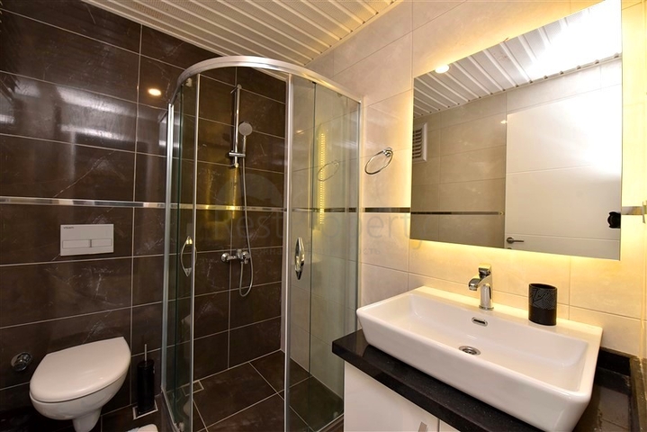 Schicke möblierte Villa mit 5+1 Grundriss im Zentrum von Alanya