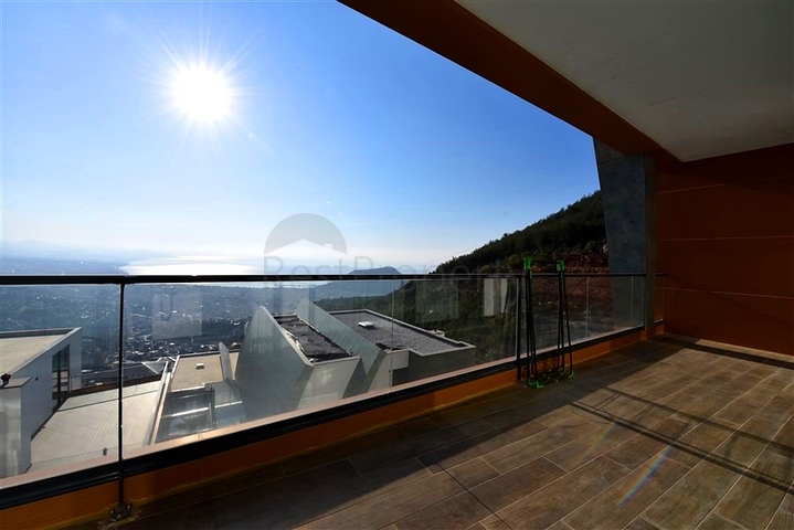 Schicke möblierte Villa mit 5+1 Grundriss im Zentrum von Alanya