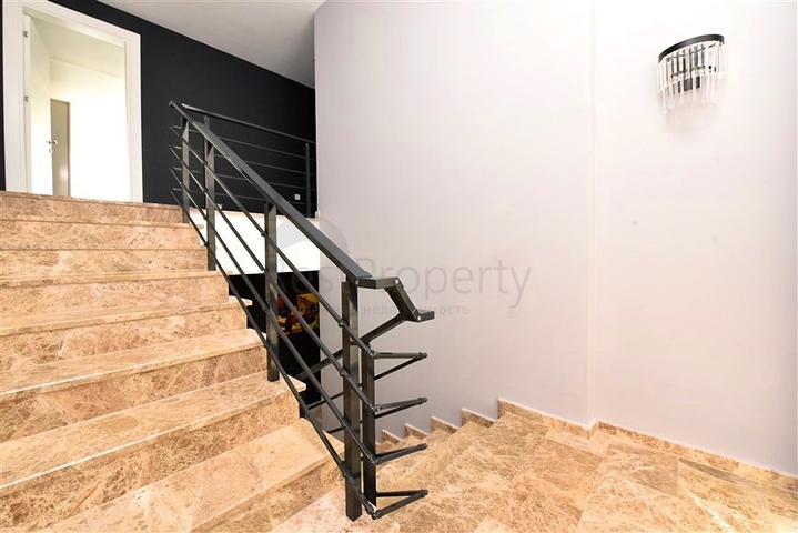 Schicke möblierte Villa mit 5+1 Grundriss im Zentrum von Alanya