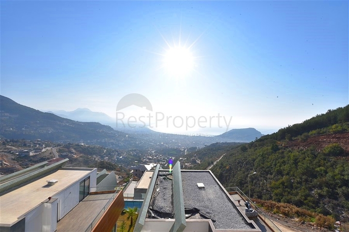 Schicke möblierte Villa mit 5+1 Grundriss im Zentrum von Alanya