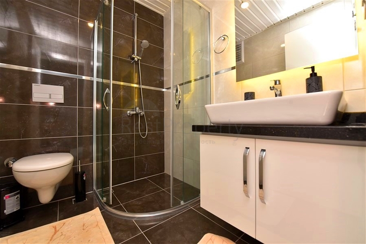 Schicke möblierte Villa mit 5+1 Grundriss im Zentrum von Alanya