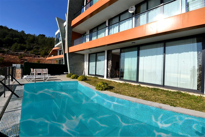 Schicke möblierte Villa mit 5+1 Grundriss im Zentrum von Alanya