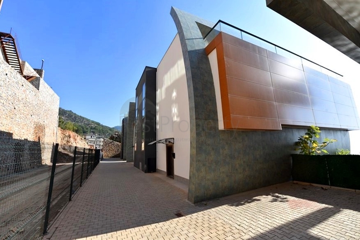 Schicke möblierte Villa mit 5+1 Grundriss im Zentrum von Alanya