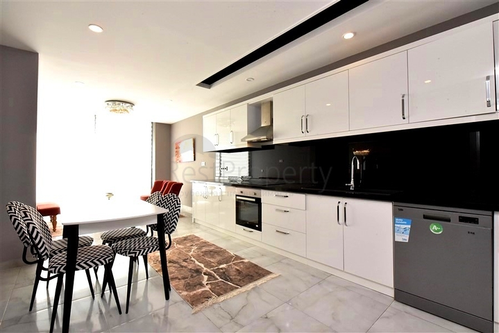 Schicke möblierte Villa mit 5+1 Grundriss im Zentrum von Alanya