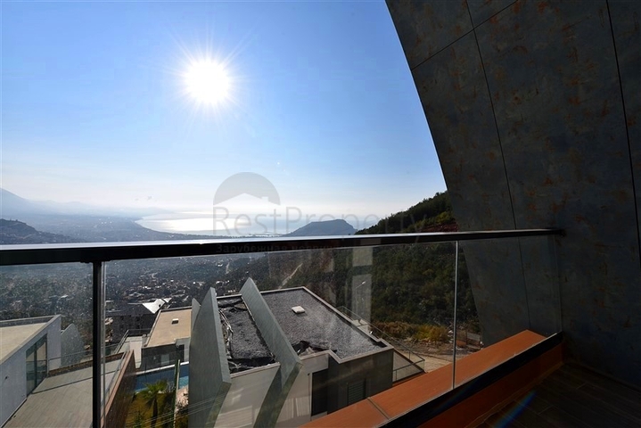 Schicke möblierte Villa mit 5+1 Grundriss im Zentrum von Alanya