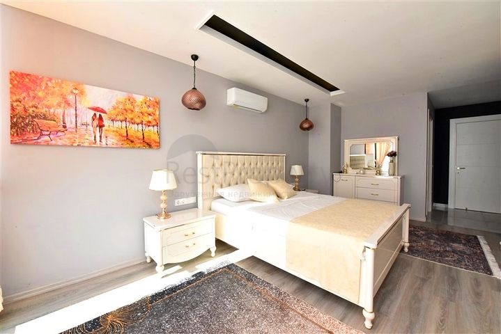 Schicke möblierte Villa mit 5+1 Grundriss im Zentrum von Alanya