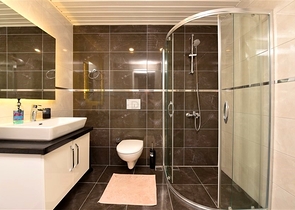 Schicke möblierte Villa mit 5+1 Grundriss im Zentrum von Alanya