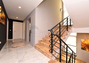 Schicke möblierte Villa mit 5+1 Grundriss im Zentrum von Alanya