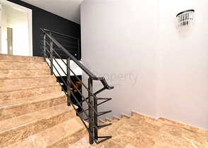 Schicke möblierte Villa mit 5+1 Grundriss im Zentrum von Alanya