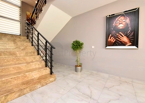 Schicke möblierte Villa mit 5+1 Grundriss im Zentrum von Alanya