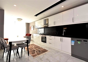 Schicke möblierte Villa mit 5+1 Grundriss im Zentrum von Alanya