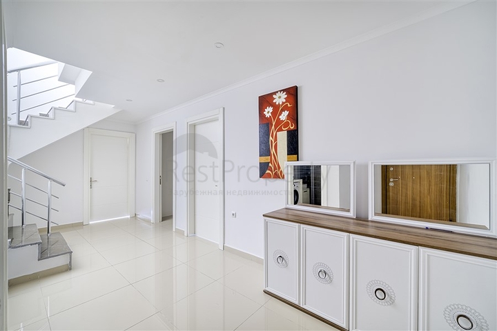 Duplex 3+1 mit eigenem Garten im Stadtteil Kestel Duplex 3+1 mit eigenem Garten im Stadtteil Kestel