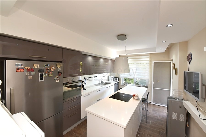 3+1 Wohnung mit separater Küche im Zentrum von Alanya