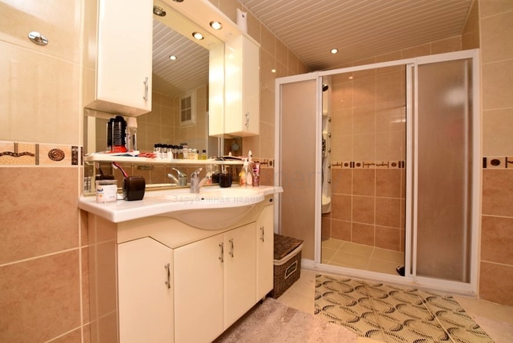 Große Wohnung in der ersten Zeile