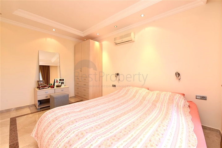 Große Wohnung in der ersten Zeile