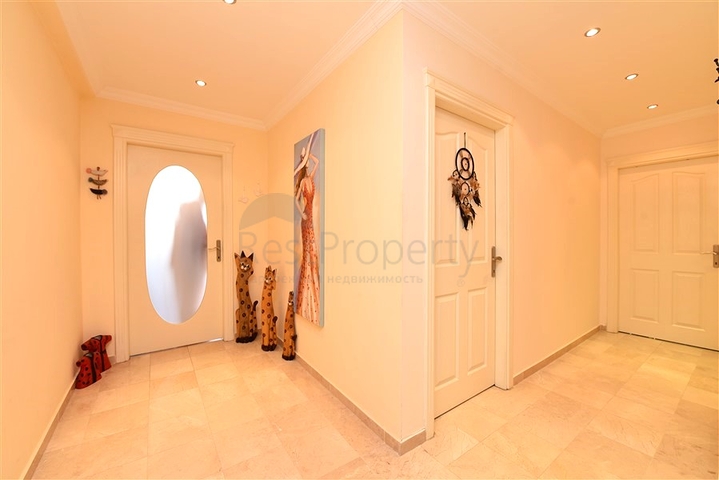 Große Wohnung in der ersten Zeile