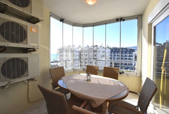 Große Wohnung in der ersten Zeile