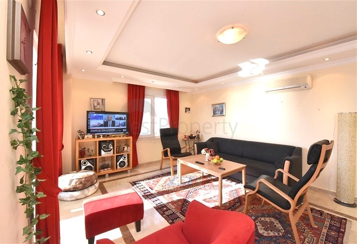 Große Wohnung in der ersten Zeile