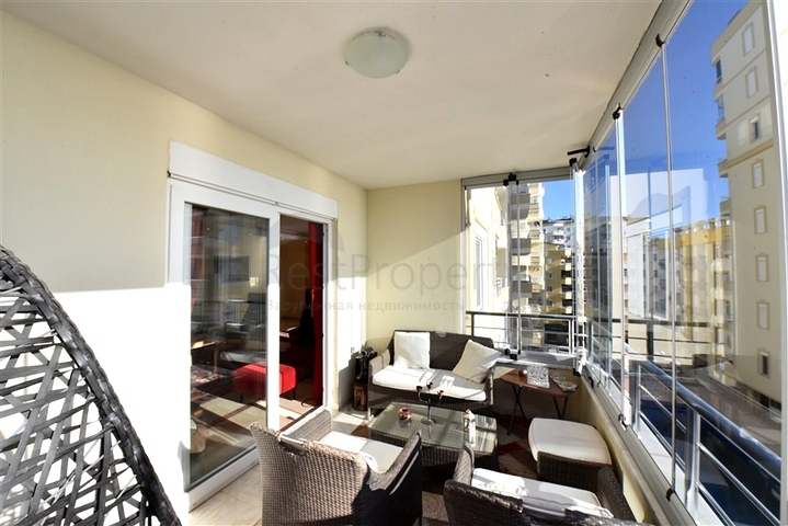 Große Wohnung in der ersten Zeile