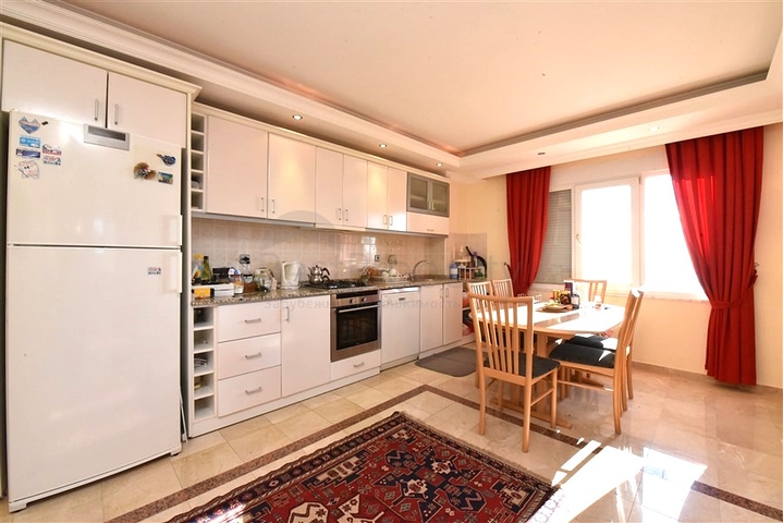 Große Wohnung in der ersten Zeile