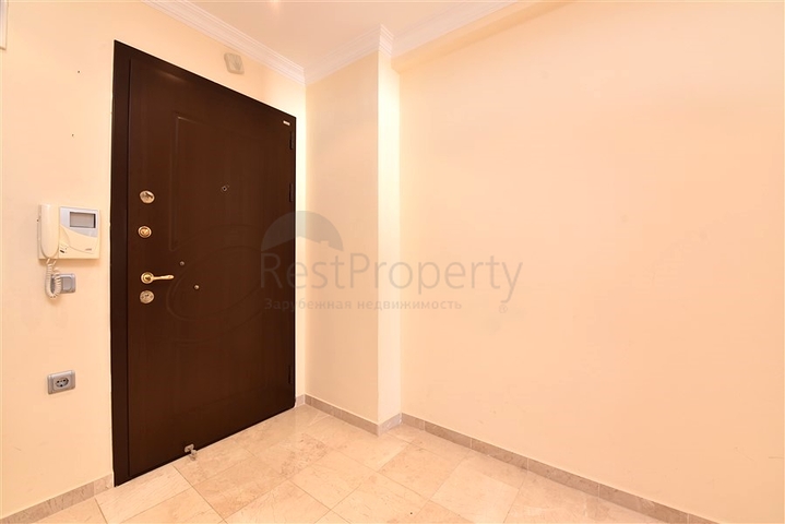 Große Wohnung in der ersten Zeile