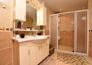 Große Wohnung in der ersten Zeile