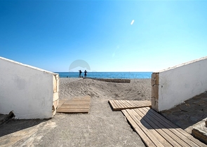 Große Wohnung in der ersten Zeile