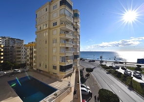 Große Wohnung in der ersten Zeile