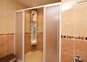 Große Wohnung in der ersten Zeile