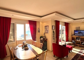 Große Wohnung in der ersten Zeile