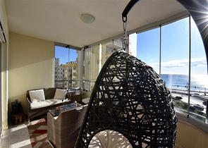 Große Wohnung in der ersten Zeile