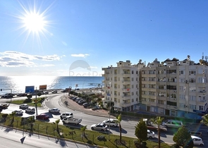 Große Wohnung in der ersten Zeile