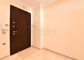 Große Wohnung in der ersten Zeile