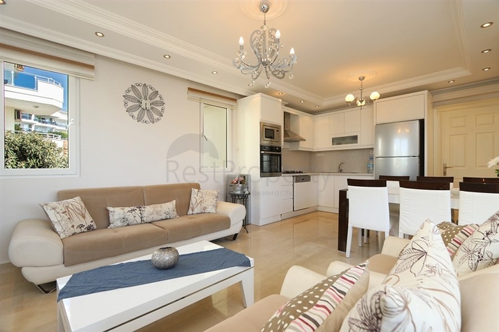 Penthouse 3+1 im Stadtteil Konakli in Gehweite zum Meer