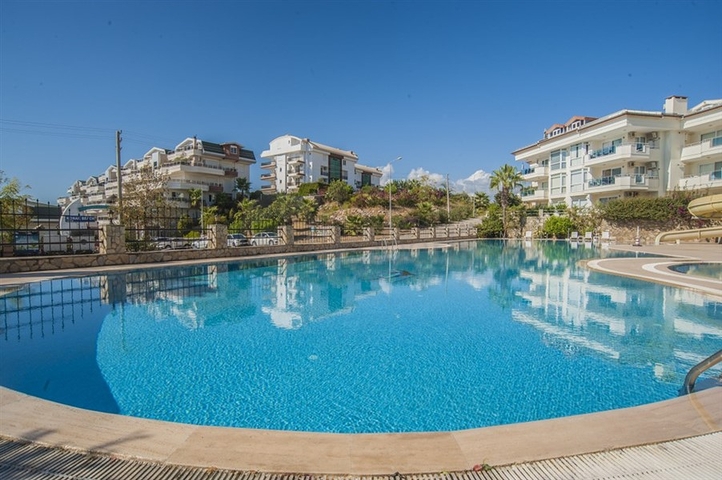 Penthouse 3+1 im Stadtteil Konakli in Gehweite zum Meer