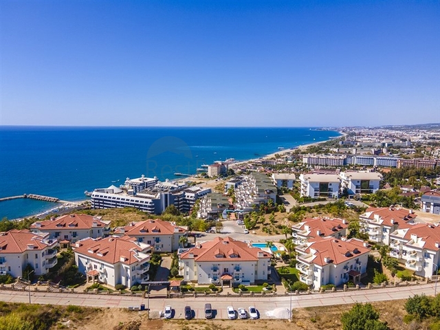 Penthouse 3+1 im Stadtteil Konakli in Gehweite zum Meer