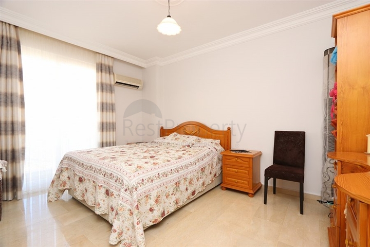 Penthouse 3+1 im Stadtteil Konakli in Gehweite zum Meer