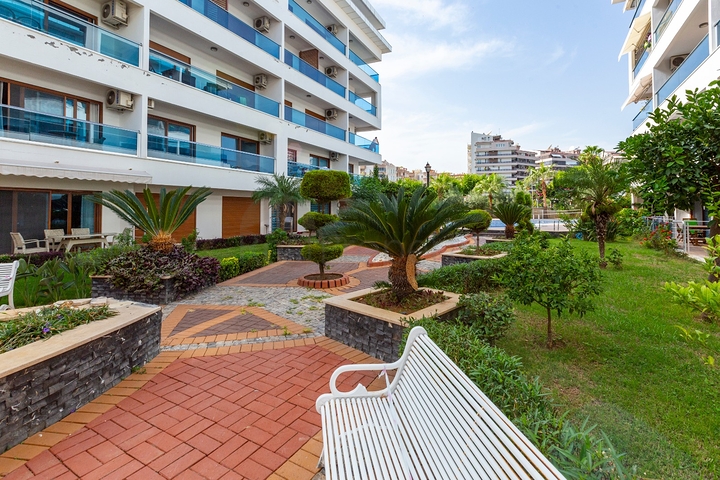 Geräumiges Penthouse vom Eigentümer mit 2+1 Grundriss im Stadtteil Kestel